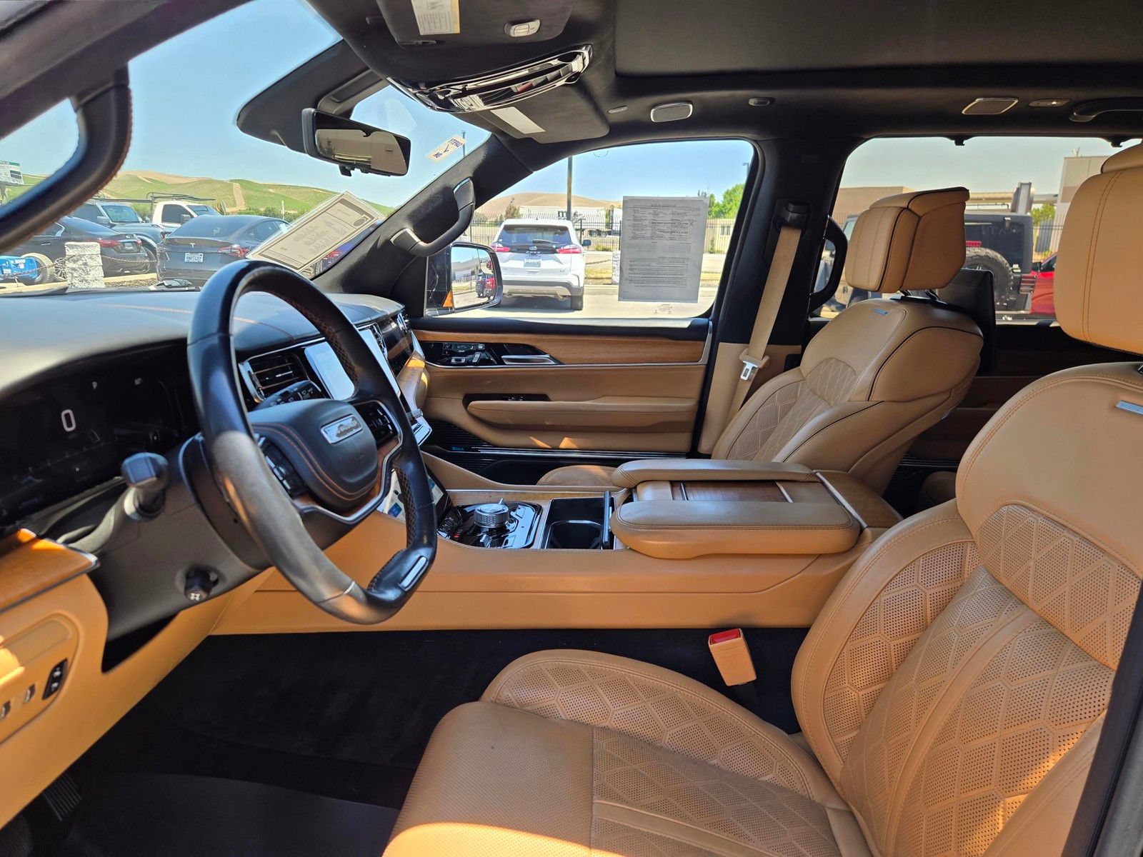 Used 2022 Jeep Grand Wagoneer Series III w/ Rear Seat Video Group 1 AWD/4WD image 29