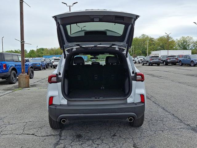 Certified 2025 Ford Escape ST-Line Select AWD/4WD image 27