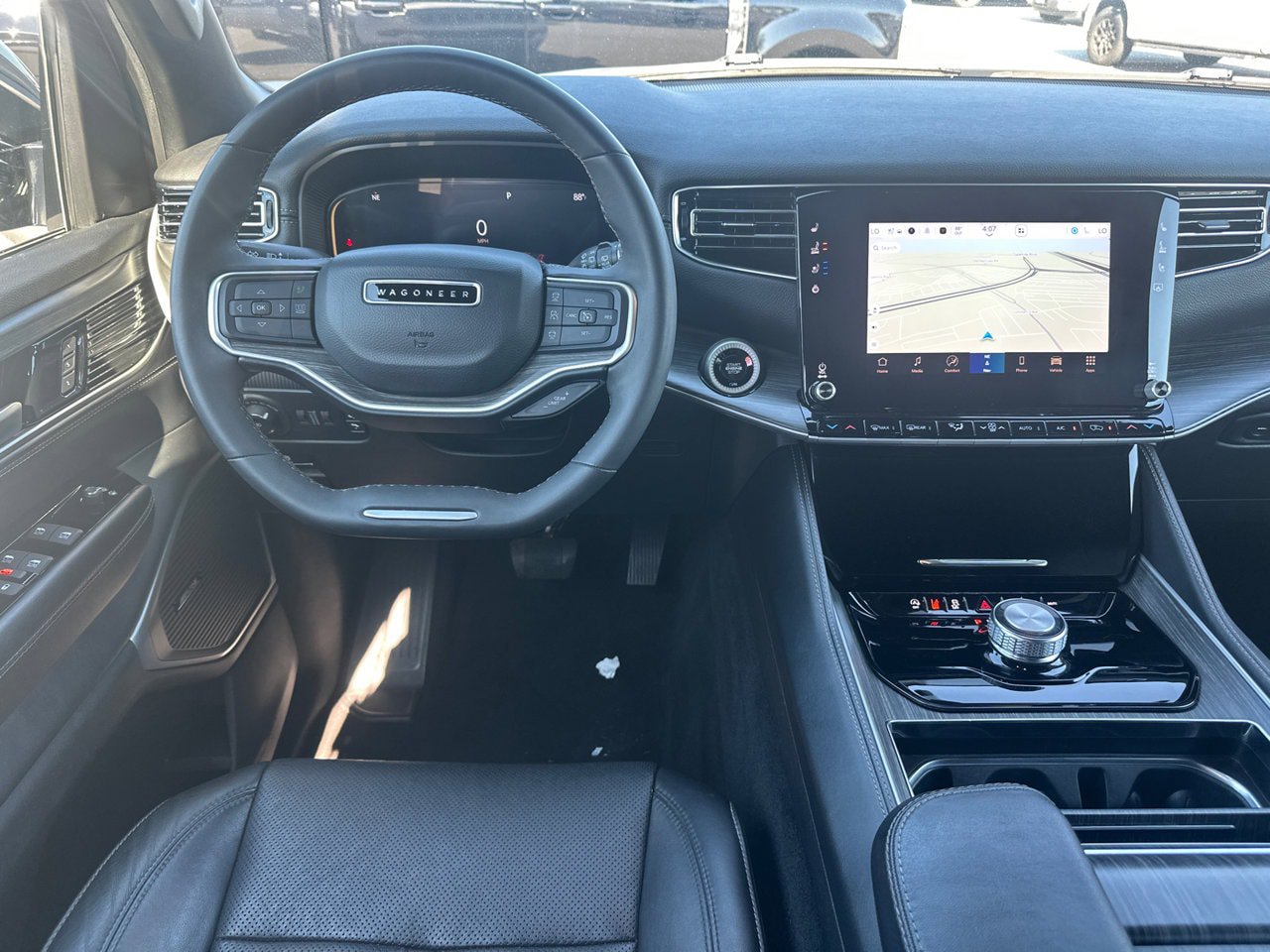 Used 2024 Jeep Wagoneer L Series II w/ Flexible Seating Group RWD image 25