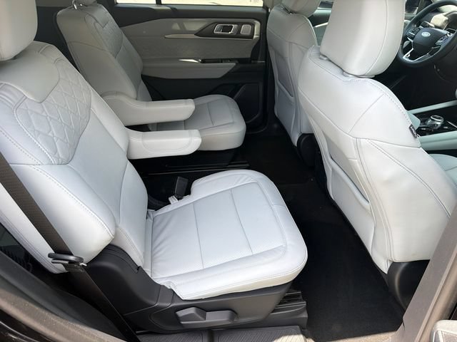 Certified 2025 Ford Explorer Platinum w/ Ultimate Package AWD/4WD image 17