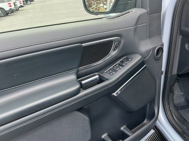 Certified 2026 Ford Expedition Platinum w/ Stealth Appearance Package image 11