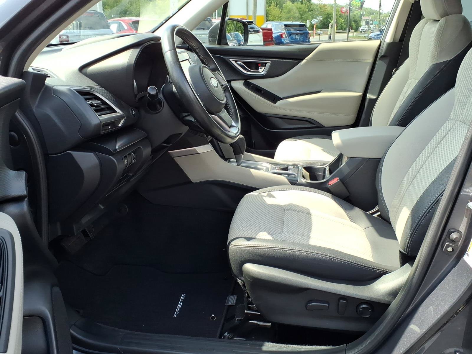 Used 2023 Subaru Forester Premium AWD/4WD image 9