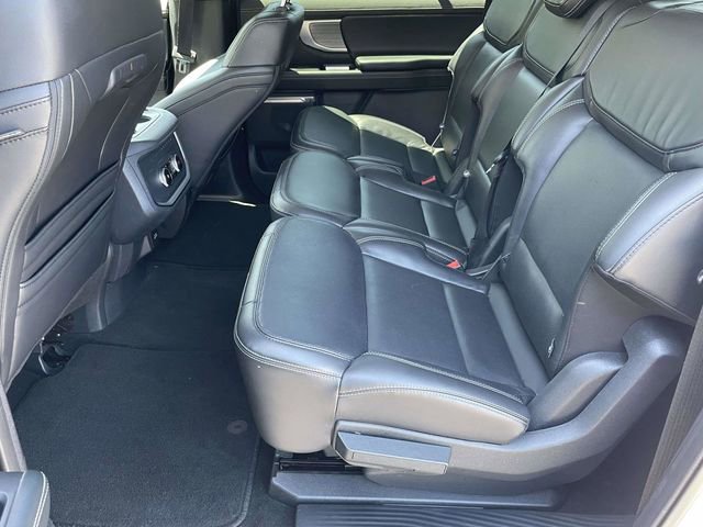 Certified 2025 Ford Expedition Max Platinum AWD/4WD image 4