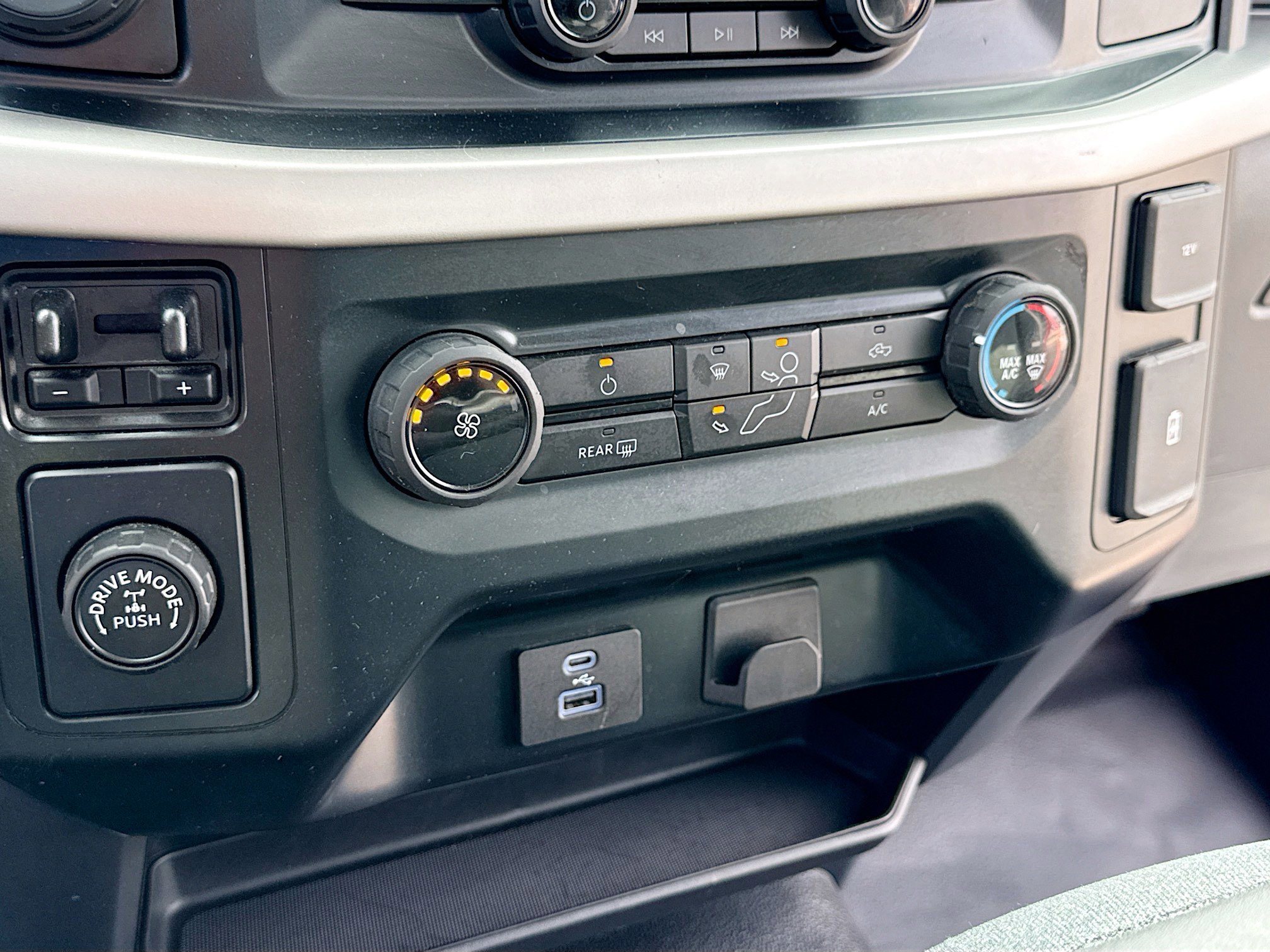 Certified 2022 Ford F150 XLT RWD image 11