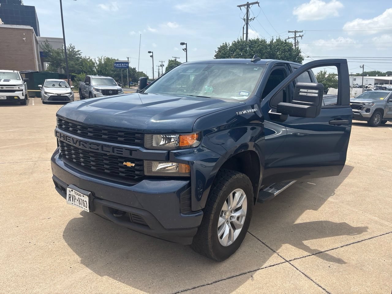 Used 2019 Chevrolet Silverado 1500 Custom w/ Custom Max Trailering Package AWD/4WD image 1