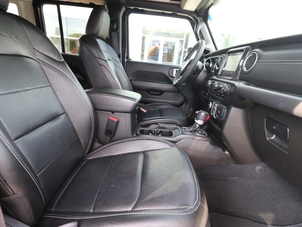 Used 2023 Jeep Wrangler Unlimited Sahara image 16