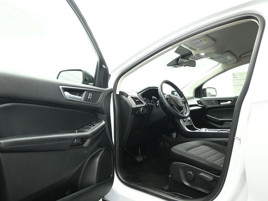 Certified 2023 Ford Edge SE w/ Black Appearance Package image 35