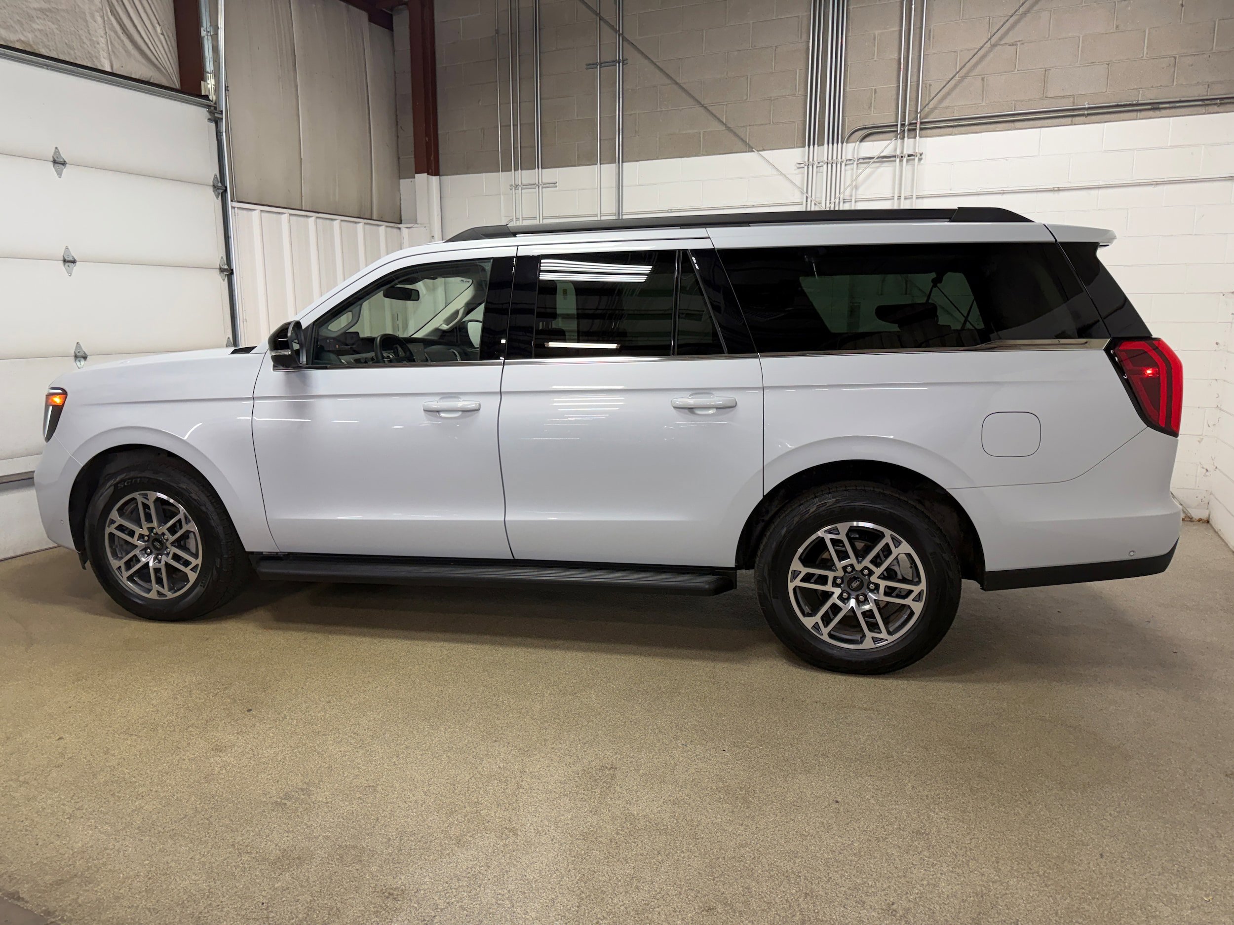Certified 2025 Ford Expedition Max Active AWD/4WD image 5