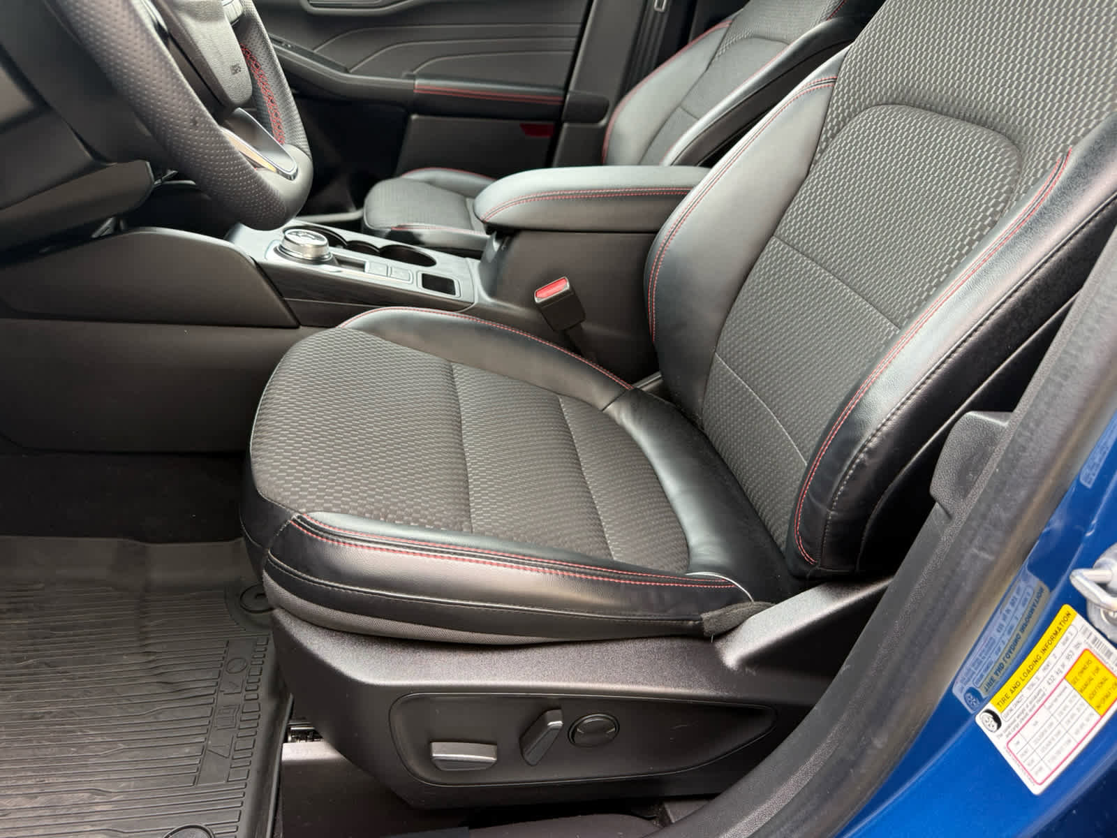 Certified 2023 Ford Escape ST-Line FWD image 4