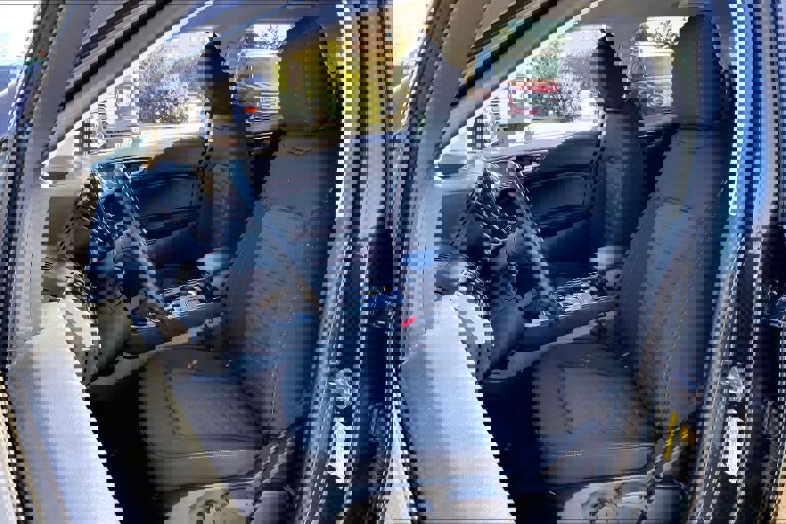 Certified 2024 Ford Edge SE w/ Black Appearance Package image 10