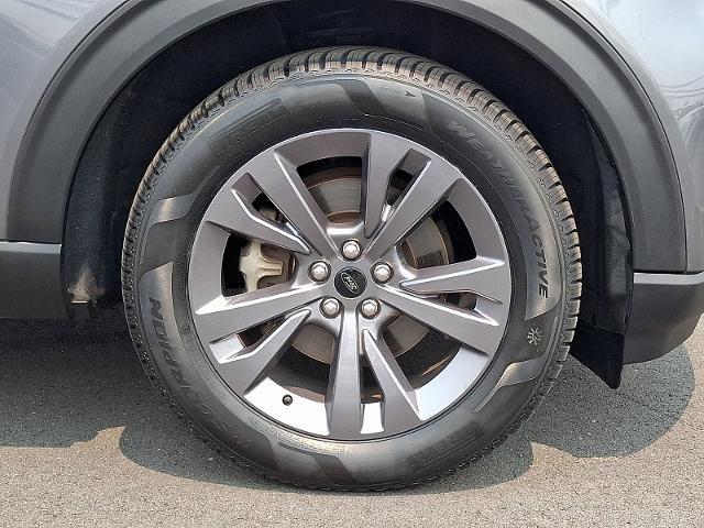Certified 2022 Ford Explorer XLT w/ Equipment Group 202A AWD/4WD image 8