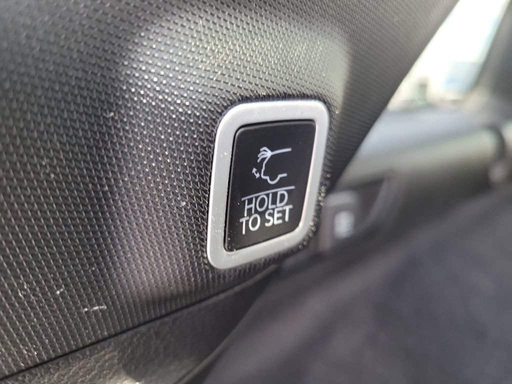 Used 2024 Jeep Grand Cherokee Summit AWD/4WD image 8