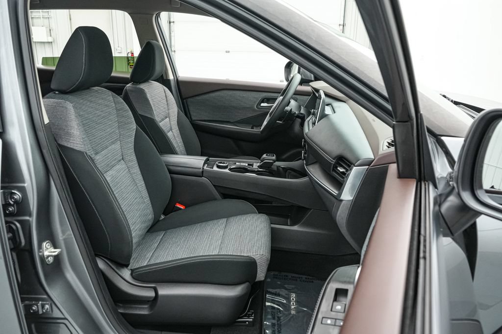 Used 2023 Nissan Rogue SV AWD/4WD image 20
