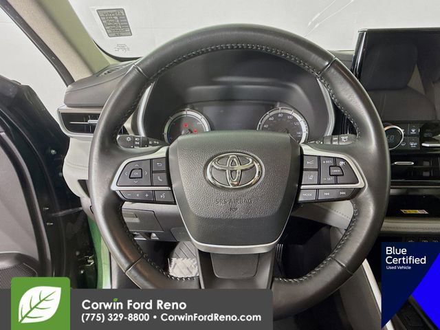Used 2023 Toyota Highlander XLE AWD/4WD image 15