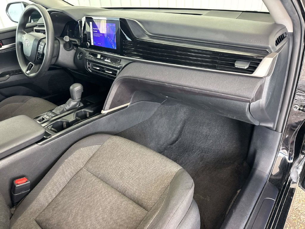 Used 2025 Toyota Camry LE FWD image 17