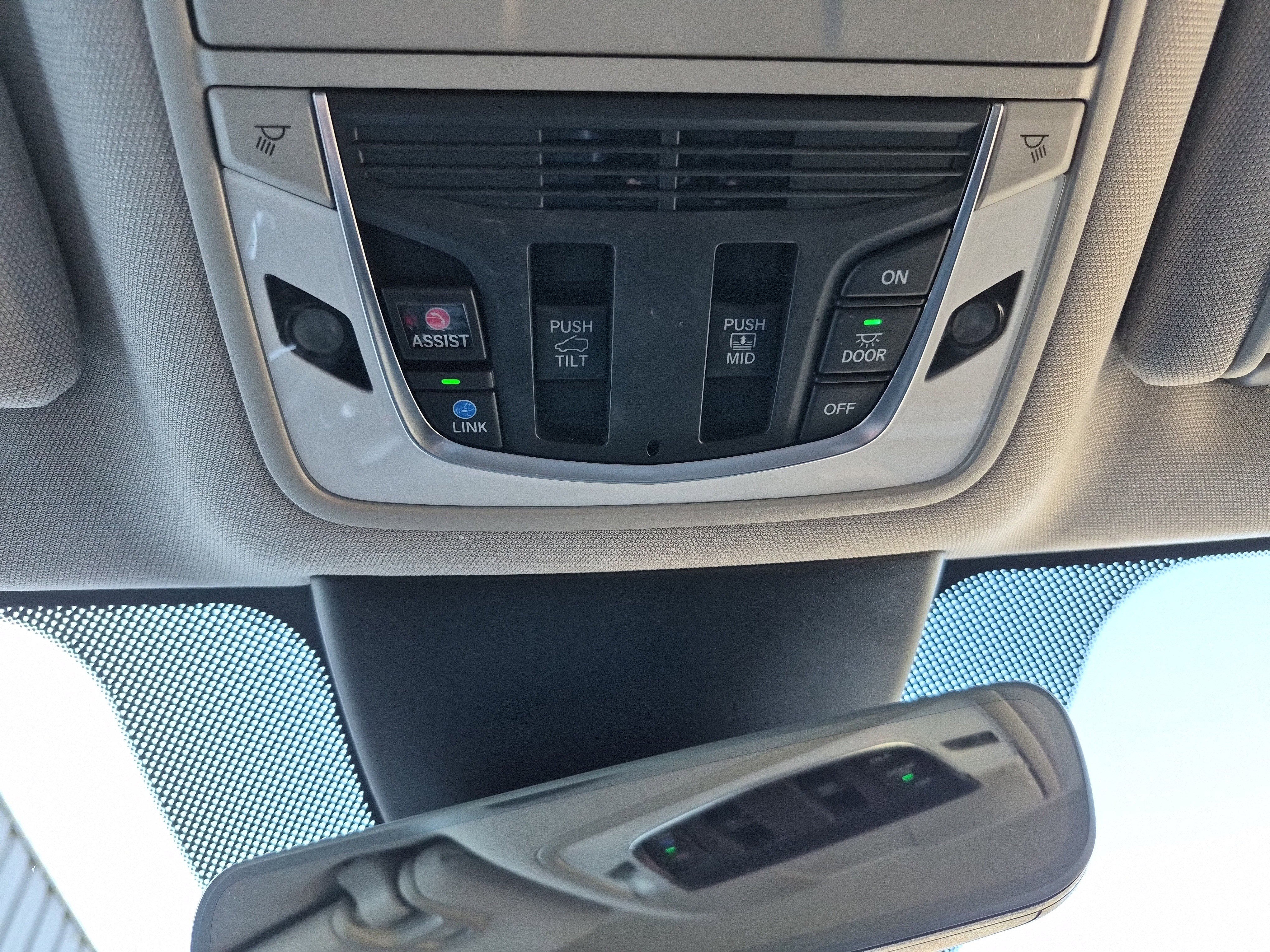 Used 2023 Acura MDX SH-AWD w/ Technology Package image 41