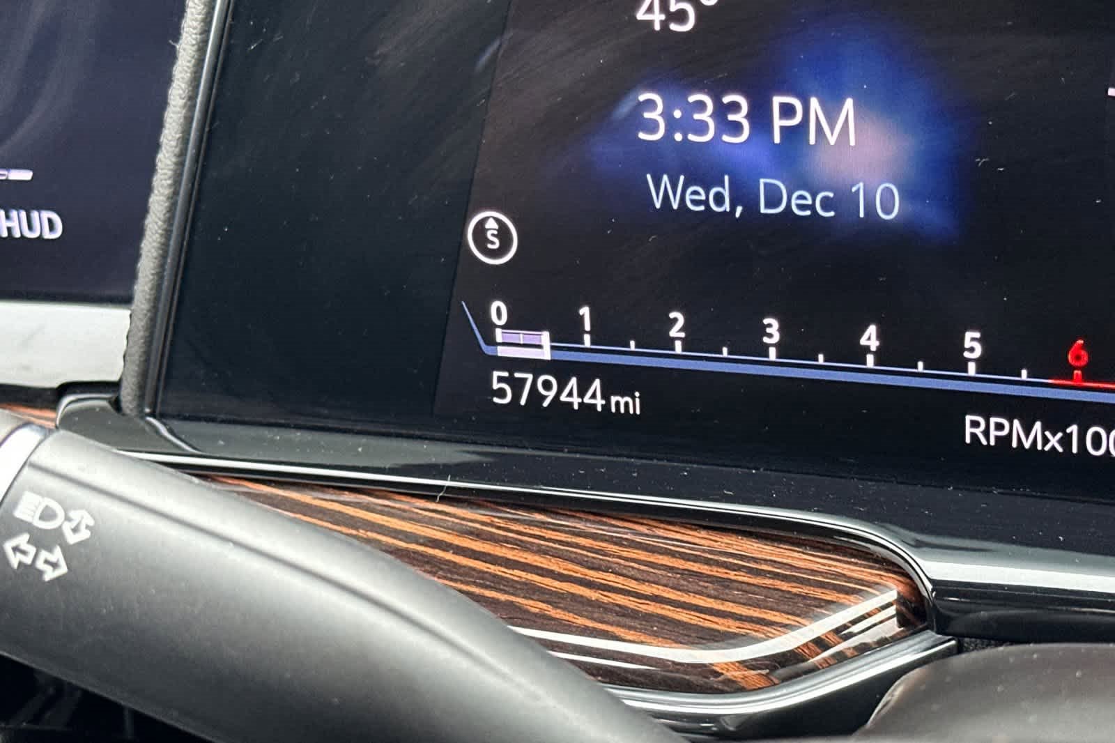 Used 2022 Cadillac Escalade Premium Luxury image 28