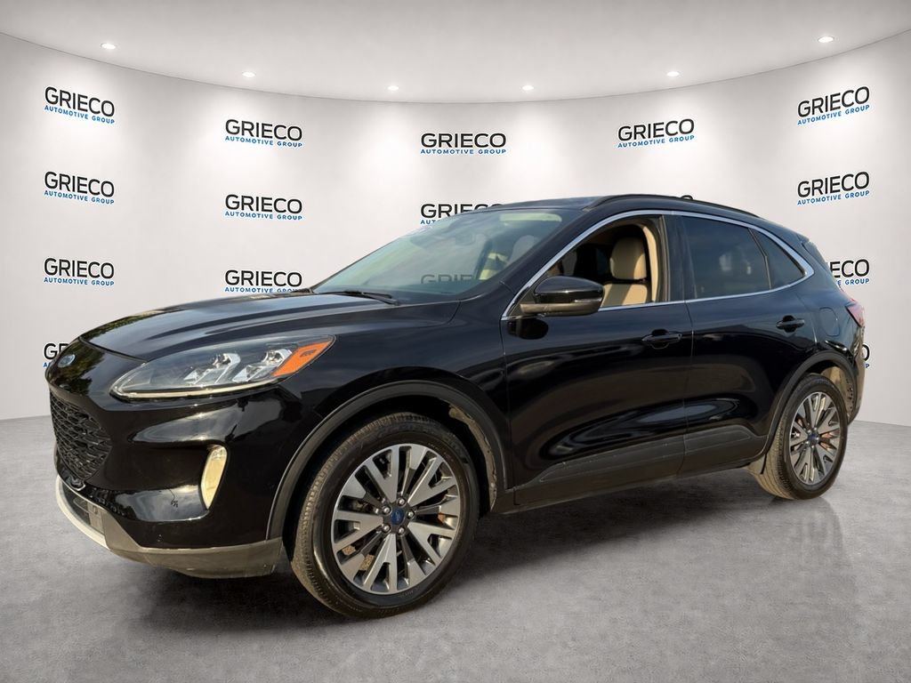 Certified 2020 Ford Escape Titanium AWD/4WD image 3
