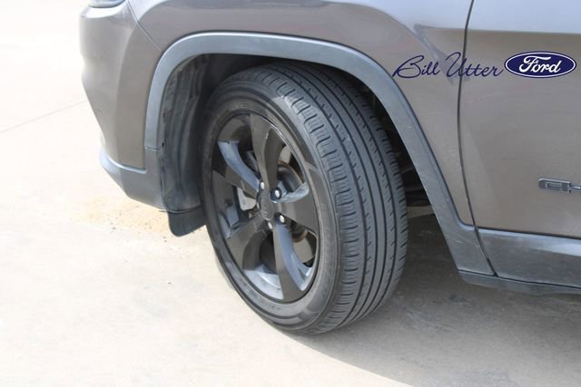 Used 2019 Jeep Cherokee Latitude Plus image 9