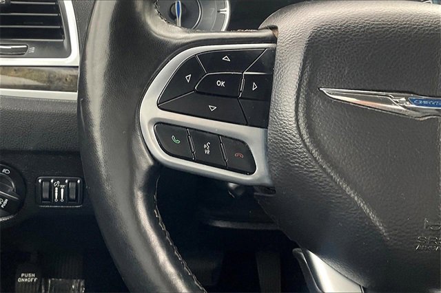 Used 2019 Chrysler 300 Limited image 17