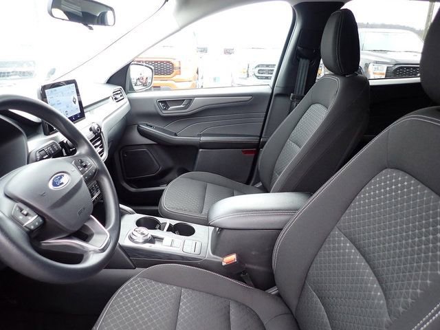 Certified 2025 Ford Escape Active AWD/4WD image 15