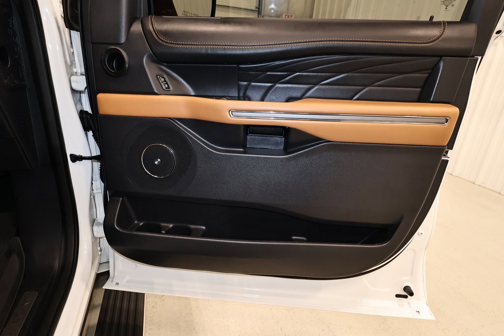 Certified 2024 Ford Expedition Platinum image 25