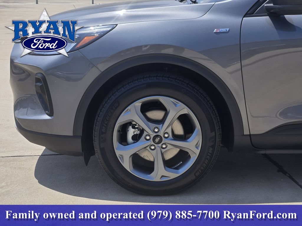 Certified 2025 Ford Escape ST-Line FWD image 5