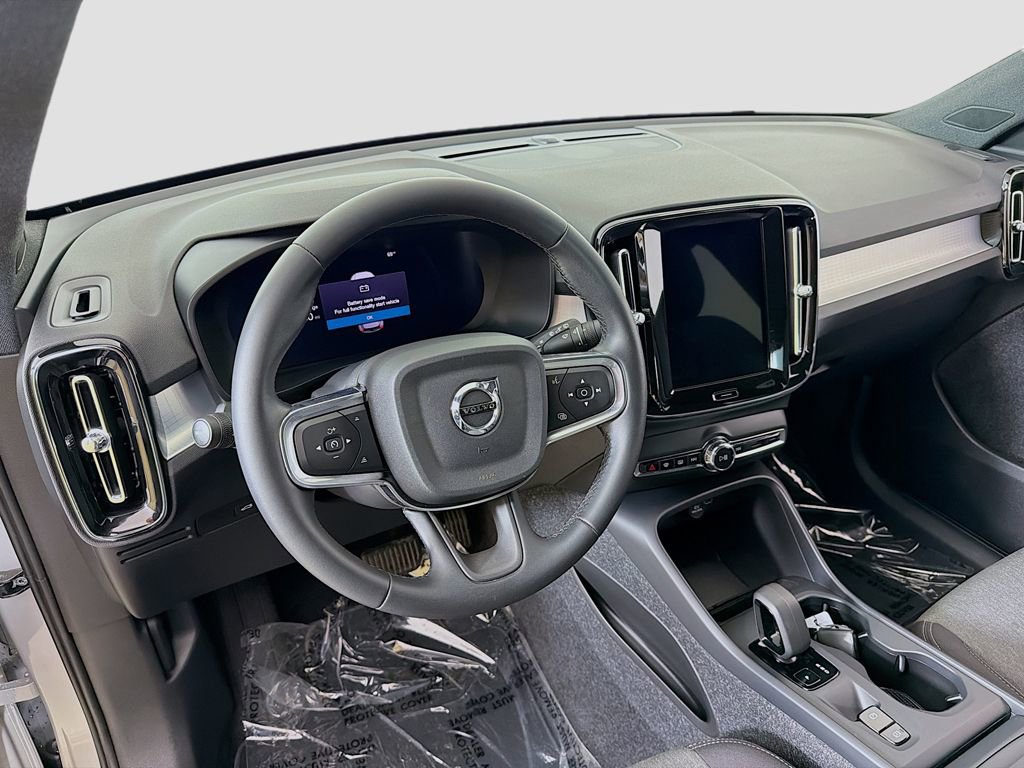 Used 2025 Volvo XC40 B5 Core AWD/4WD image 19