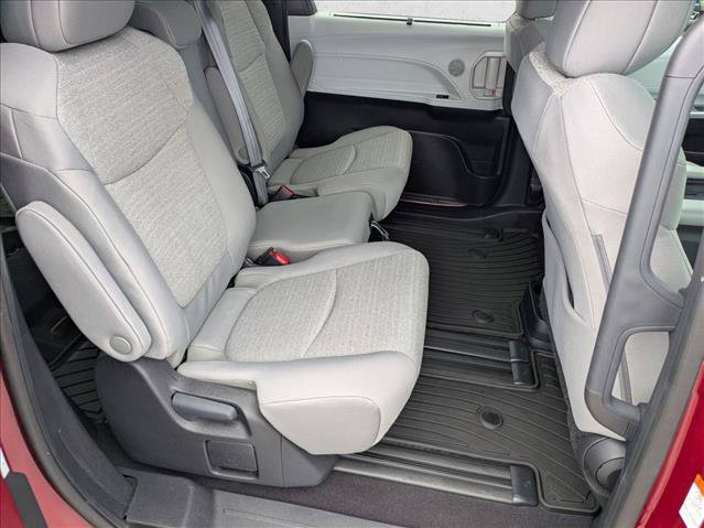 Used 2025 Toyota Sienna LE w/ LE Plus Package AWD/4WD image 19