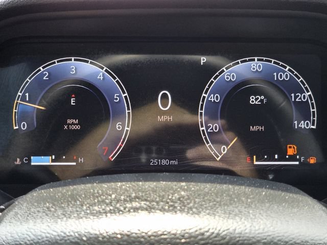 Used 2023 Jeep Grand Cherokee Laredo AWD/4WD image 22