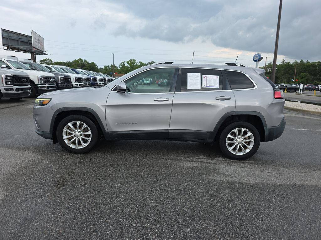 Used 2019 Jeep Cherokee Latitude w/ Popular Appearance Group FWD image 4