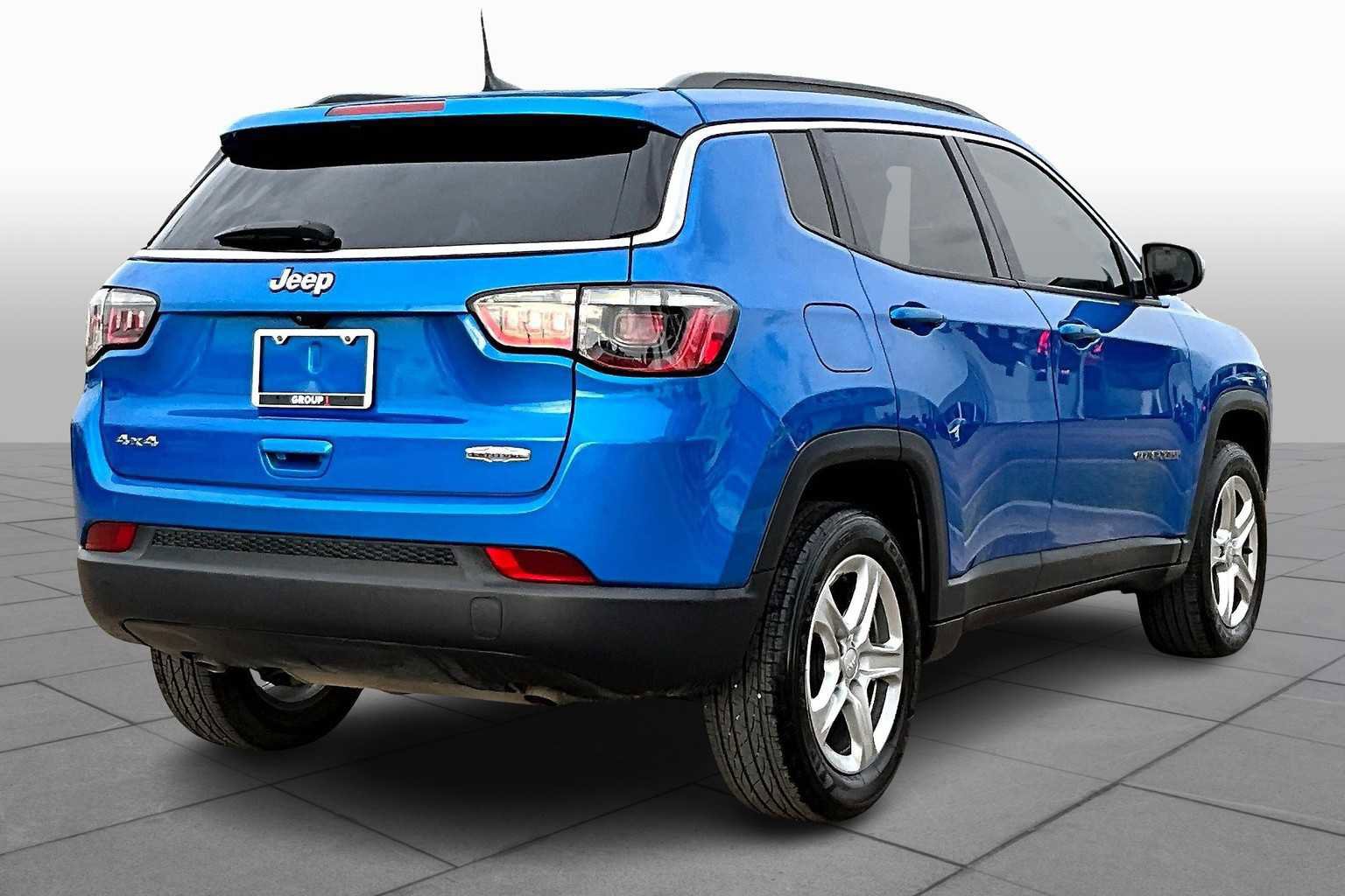 Used 2024 Jeep Compass Latitude w/ Convenience Group image 3