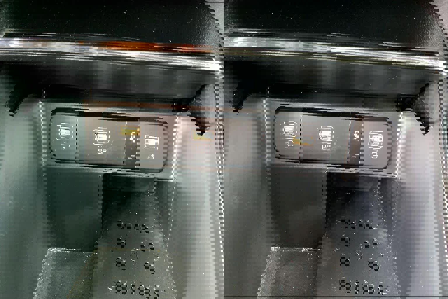 Used 2023 Kia Sorento SX image 31