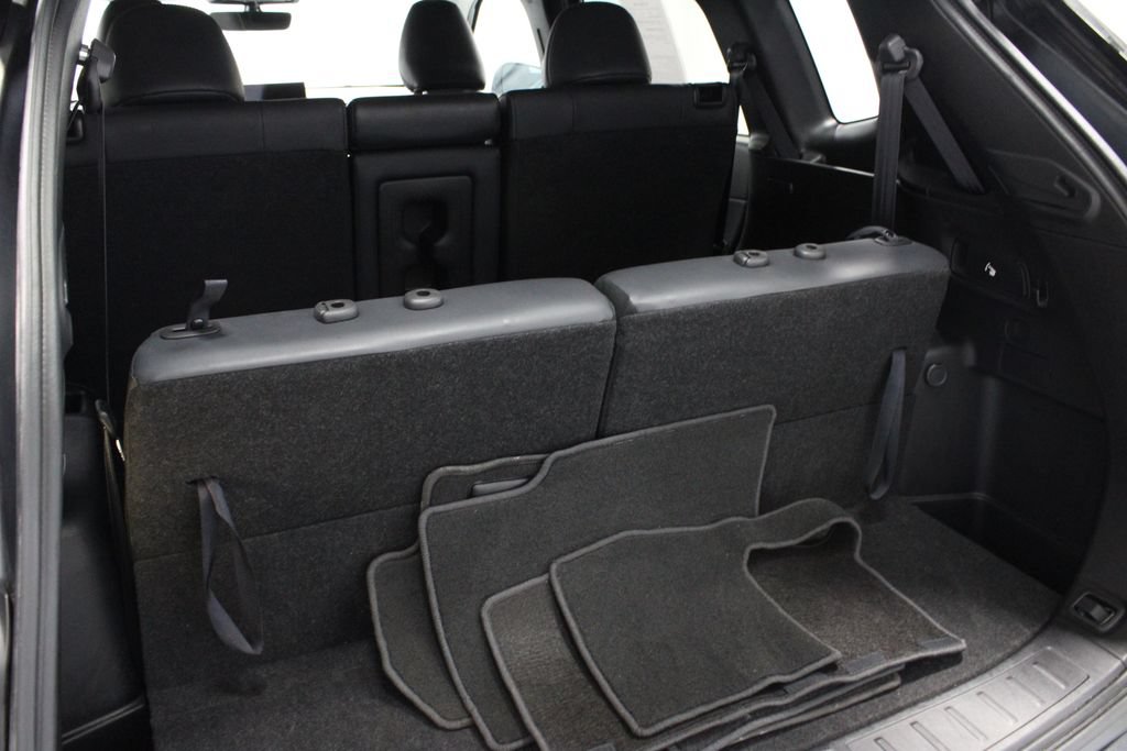 Used 2025 Mitsubishi Outlander AWD image 18