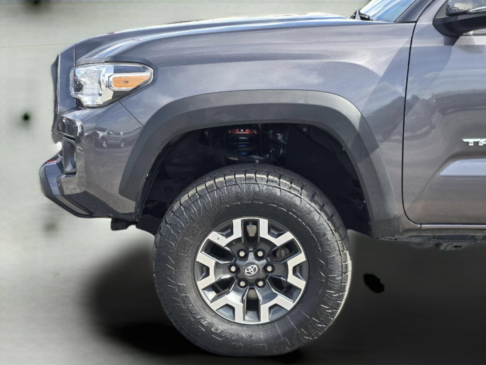 Used 2017 Toyota Tacoma TRD Off-Road w/ Premium & Technology Package AWD/4WD image 9