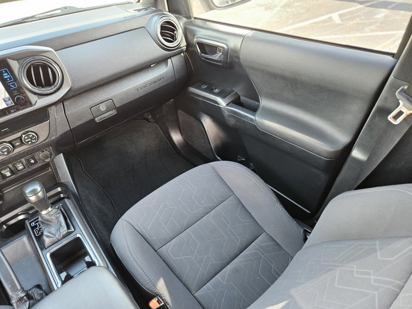 Used 2019 Toyota Tacoma SR5 image 16