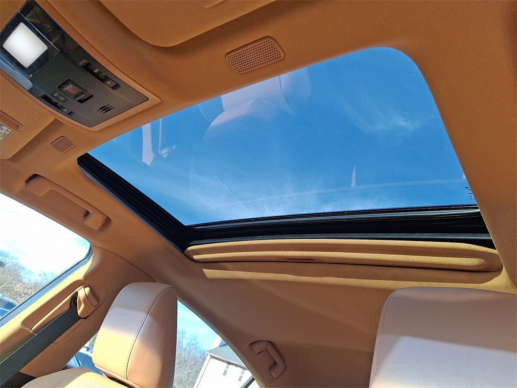 Used 2022 Lexus ES 350 w/ Premium Package image 15