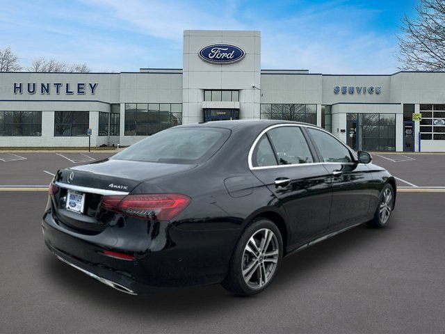 Used 2022 Mercedes-Benz E 350 4MATIC Sedan image 4