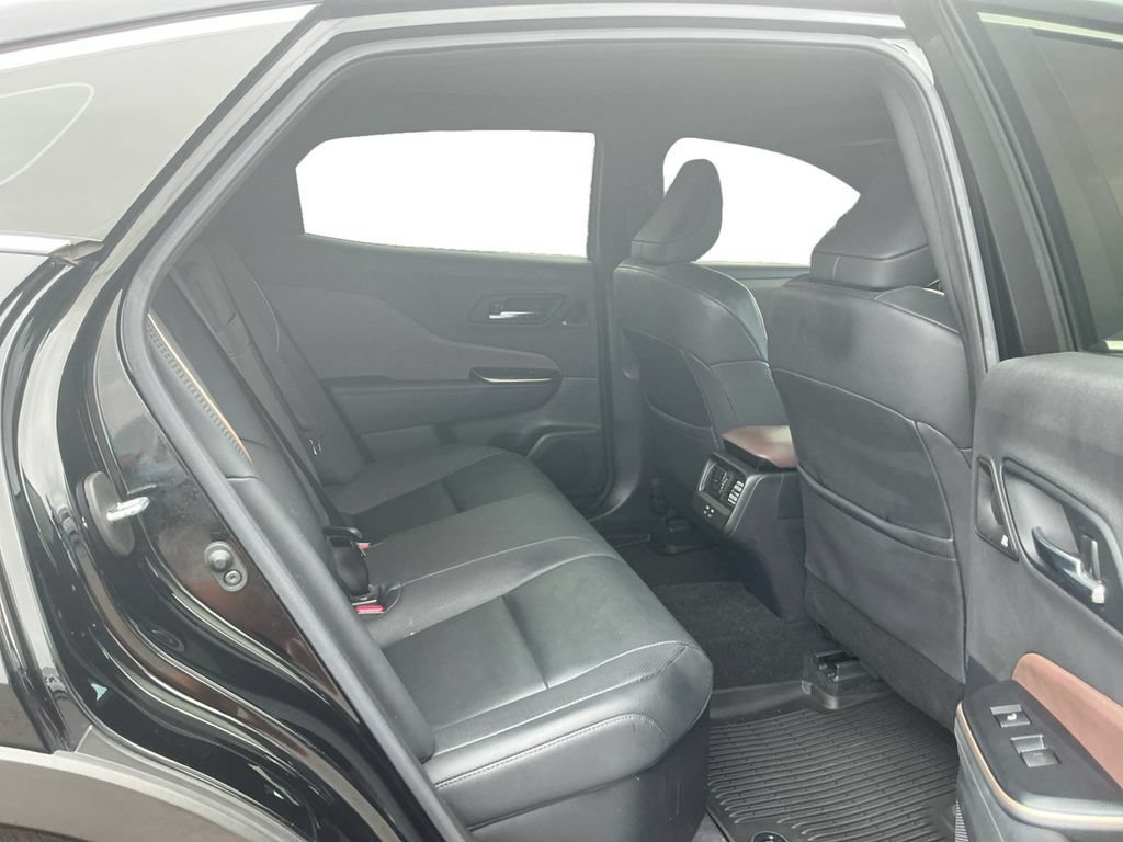 Used 2023 Toyota Crown AWD/4WD image 23