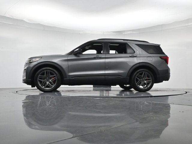 Certified 2025 Ford Explorer ST w/ Sun And Sound Package AWD/4WD image 41