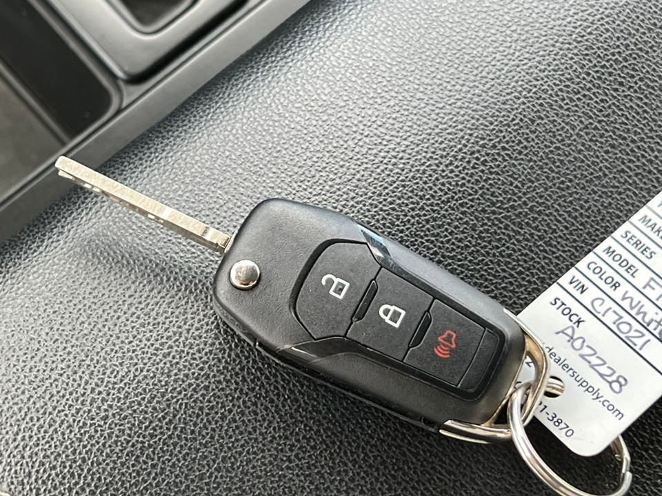 Certified 2022 Ford F150 XLT w/ Equipment Group 301A Mid image 39