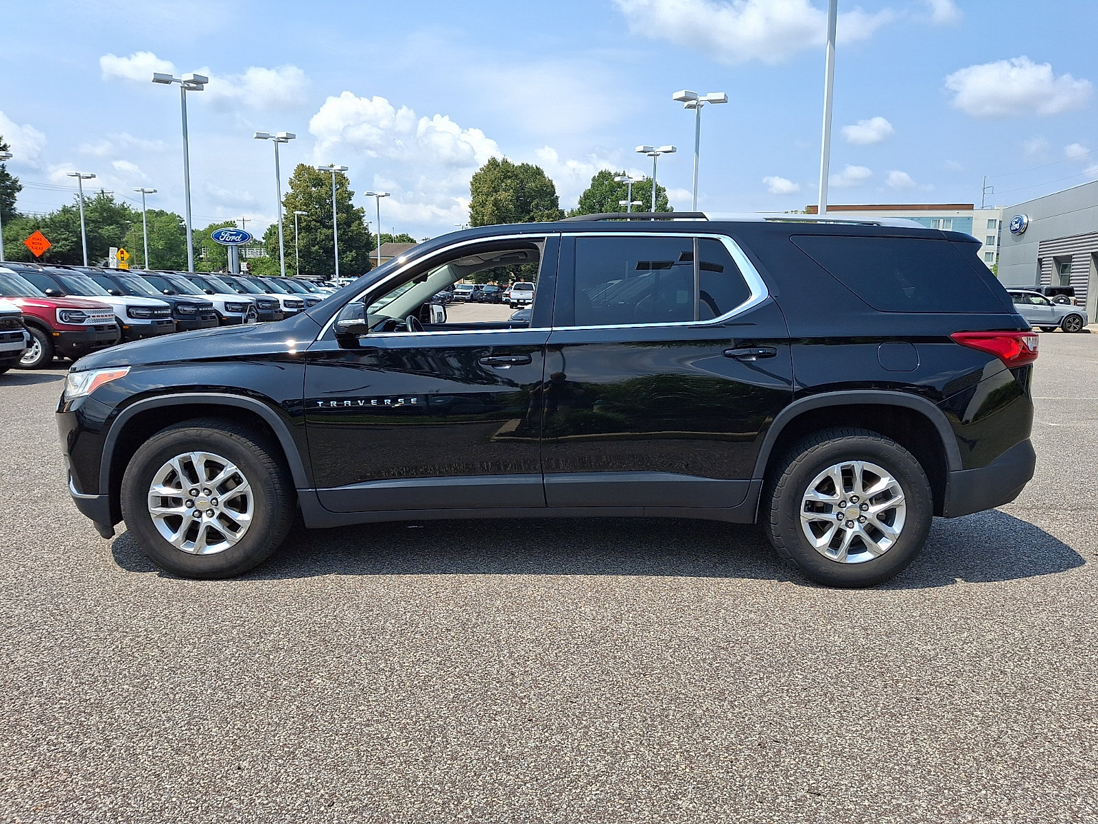Used 2018 Chevrolet Traverse LT AWD/4WD image 6