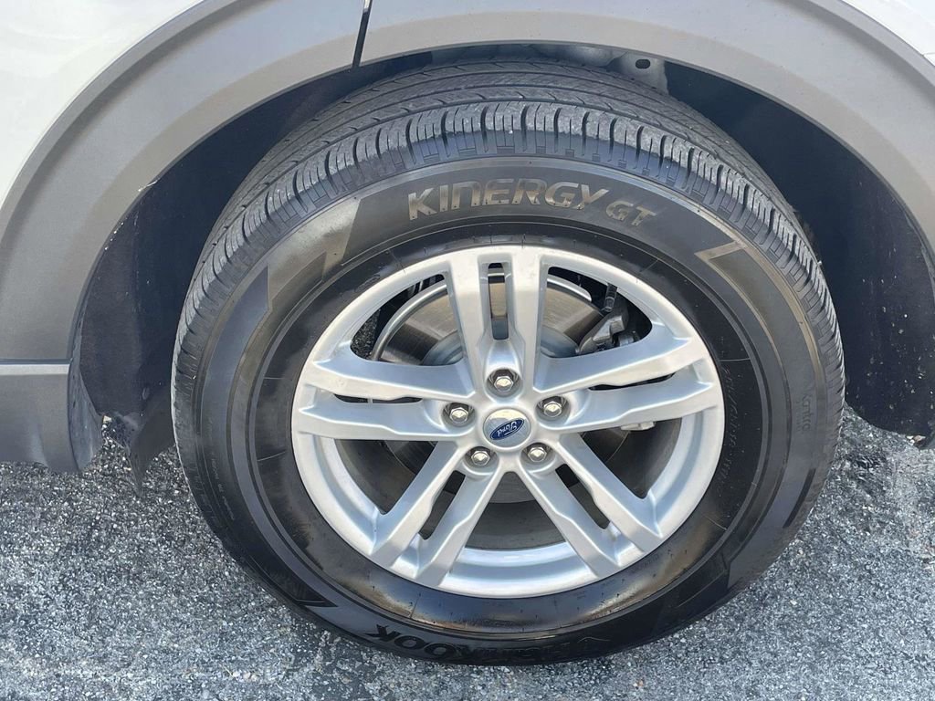 Certified 2024 Ford Explorer XLT image 9