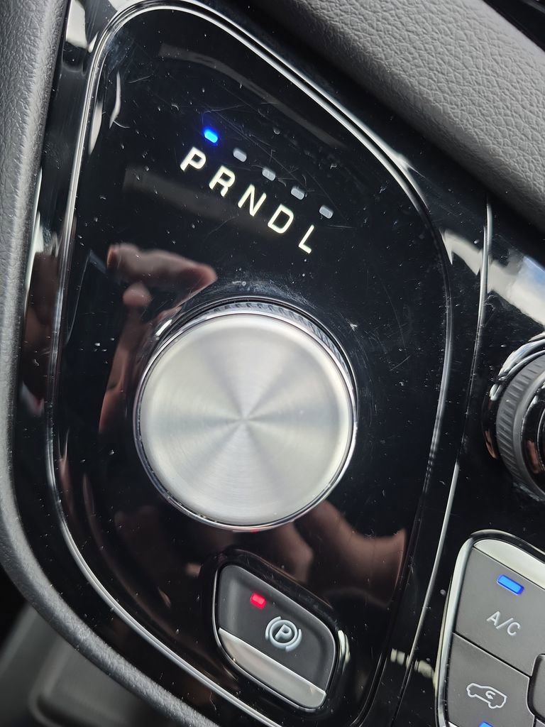 Used 2025 Chrysler Pacifica Select FWD image 31