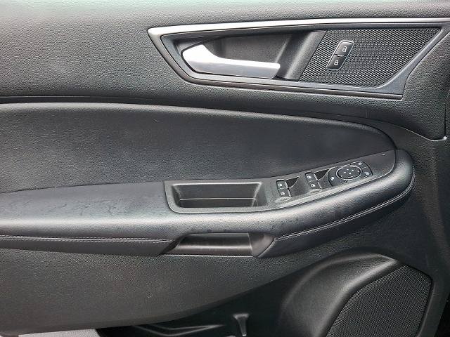 Certified 2023 Ford Edge SE w/ Black Appearance Package AWD/4WD image 12