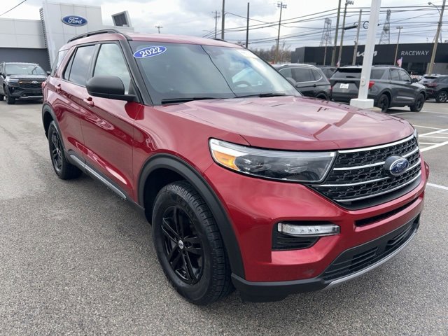 Certified 2022 Ford Explorer XLT w/ Equipment Group 202A image 5
