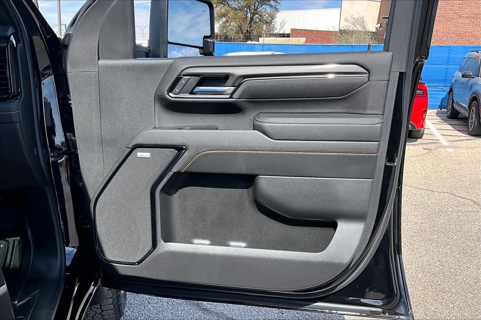 Used 2025 GMC Sierra 2500 AT4 w/ AT4 Premium Plus Package AWD/4WD image 23