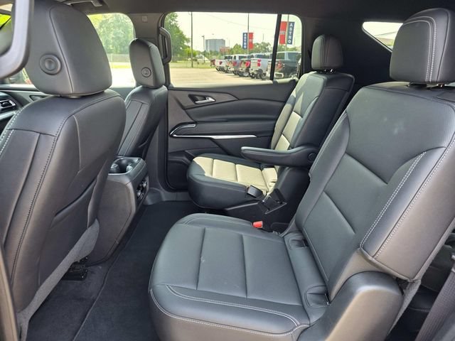 Used 2025 Chevrolet Traverse LT FWD image 11