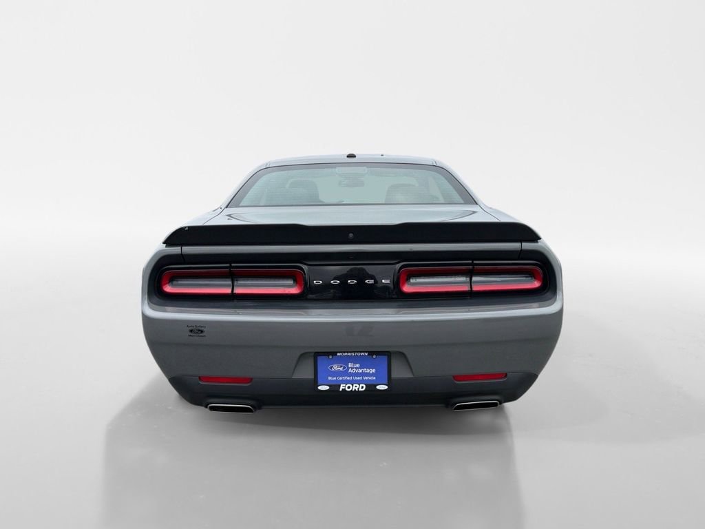 Used 2023 Dodge Challenger SXT image 3