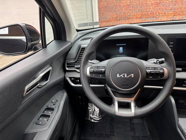 Used 2023 Kia Sportage LX image 13